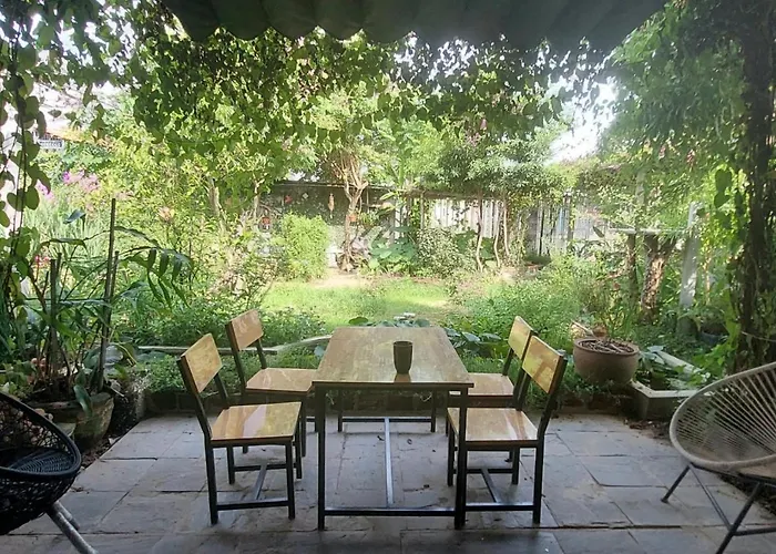 Vom Vom Garden House