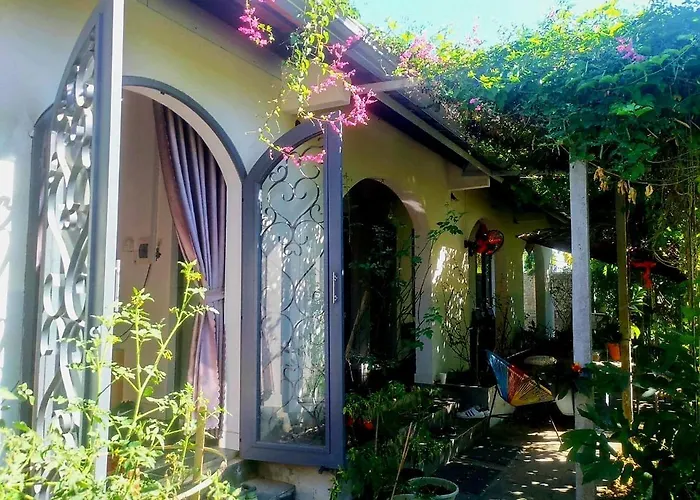 Vom Vom Garden House